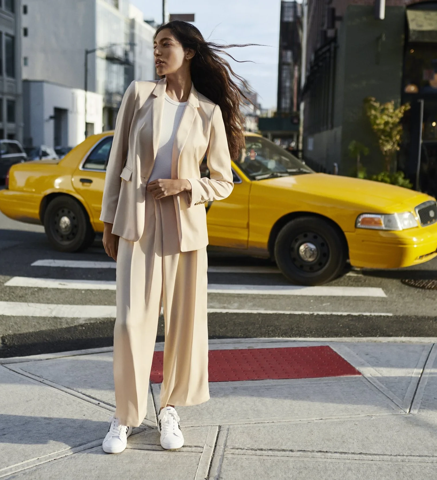 DKNY Spring 2023 - Ad Campaign look 2