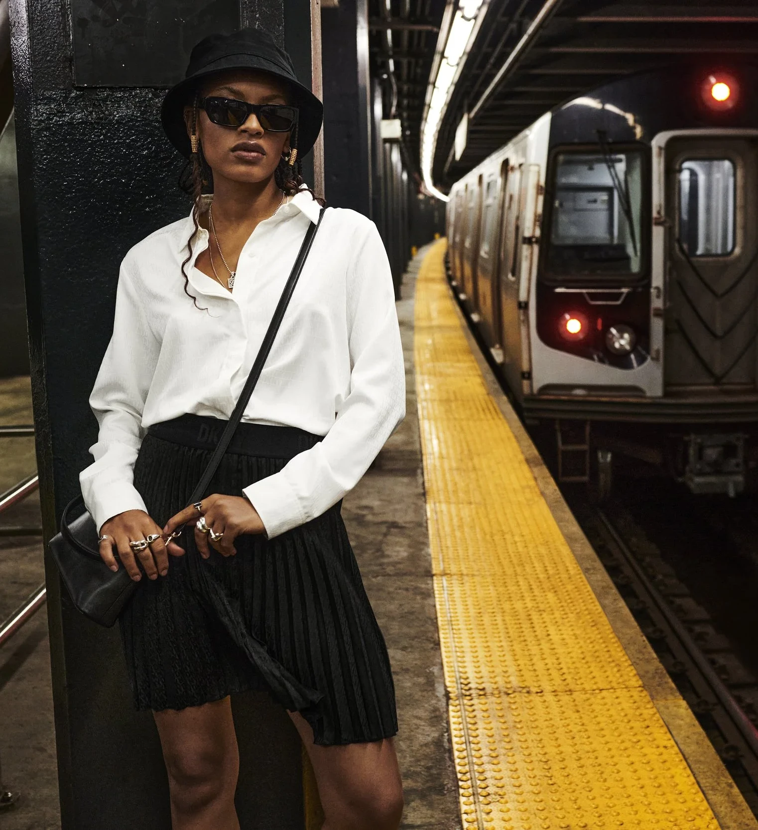 DKNY Spring 2023 - Ad Campaign look 7