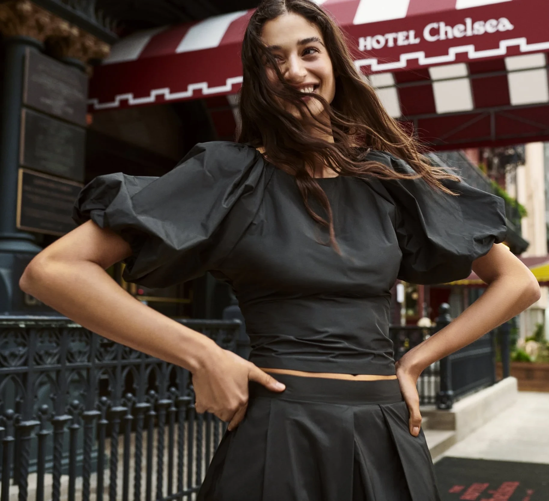 DKNY Spring 2023 - Ad Campaign look 8
