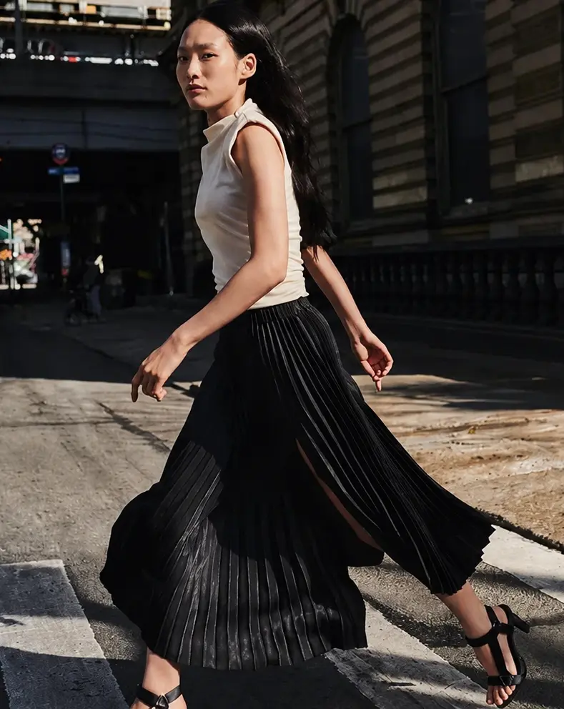 DKNY Spring 2023 - Ad Campaign look 9